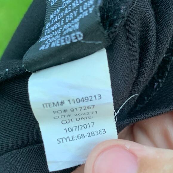 Torrid high waisted floral black red and green skirt - Picture 8 of 9